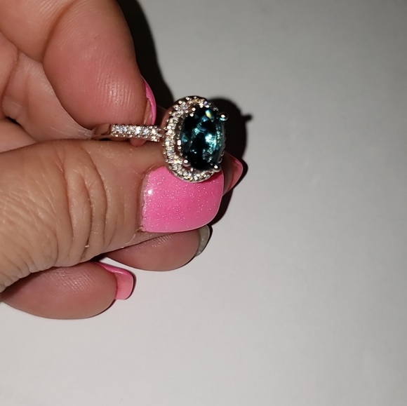 Blue Topaz Sterling Silver Ring - Picture 4 of 8